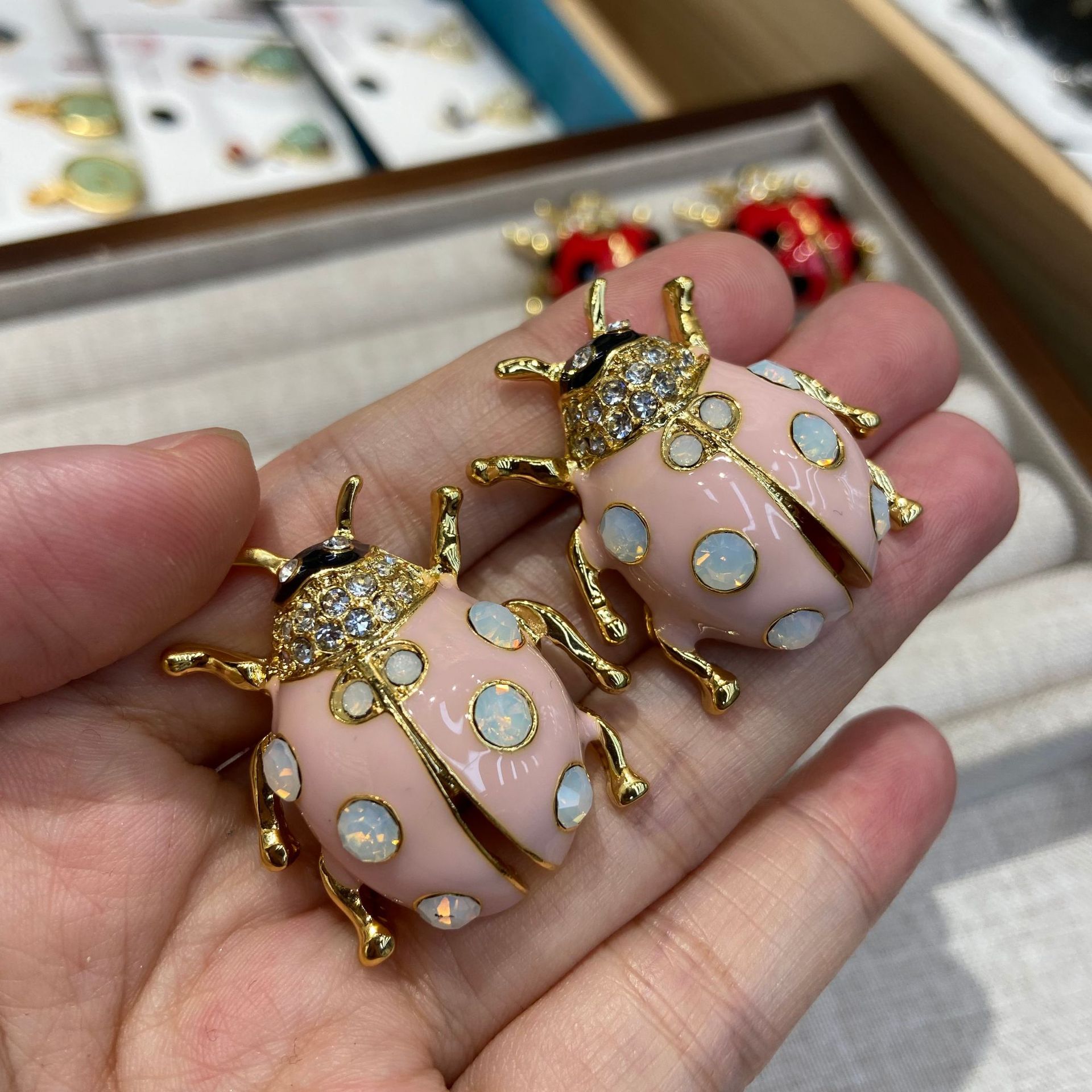 2026 New Sparkling Ladybug Stu – обзор и цена Vintage Fashion Bug