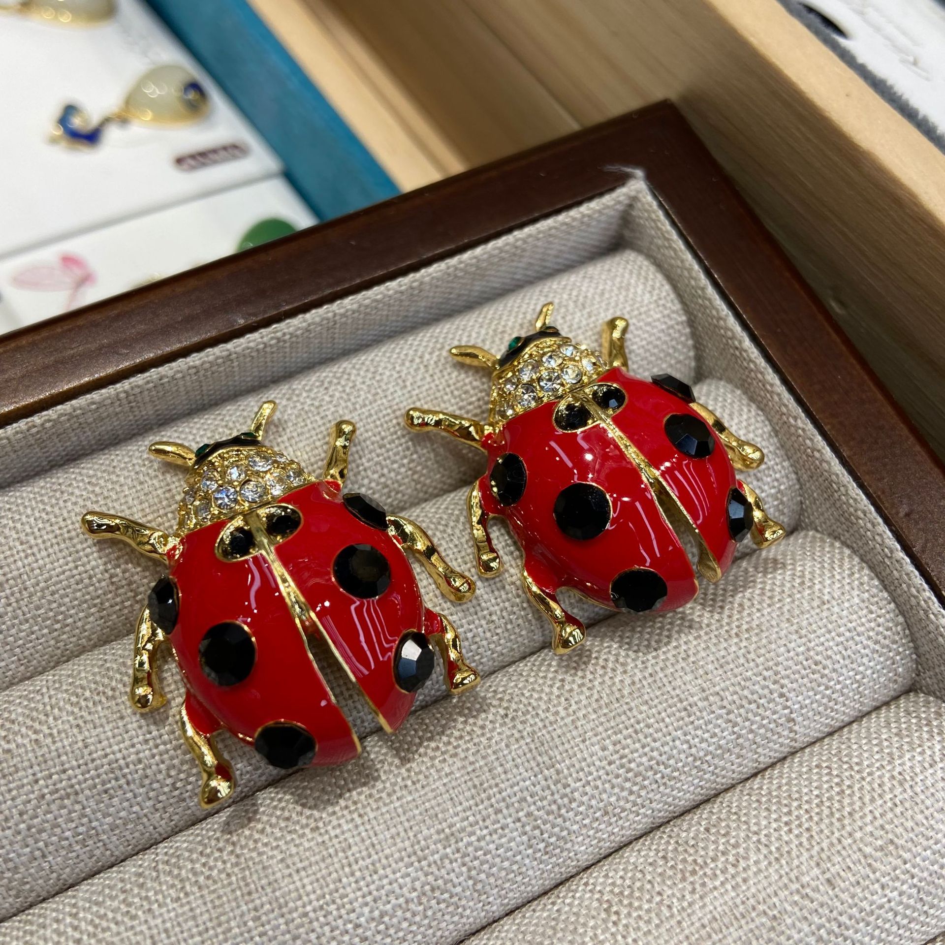 2026 New Sparkling Ladybug Stu – обзор и цена Vintage Fashion Bug
