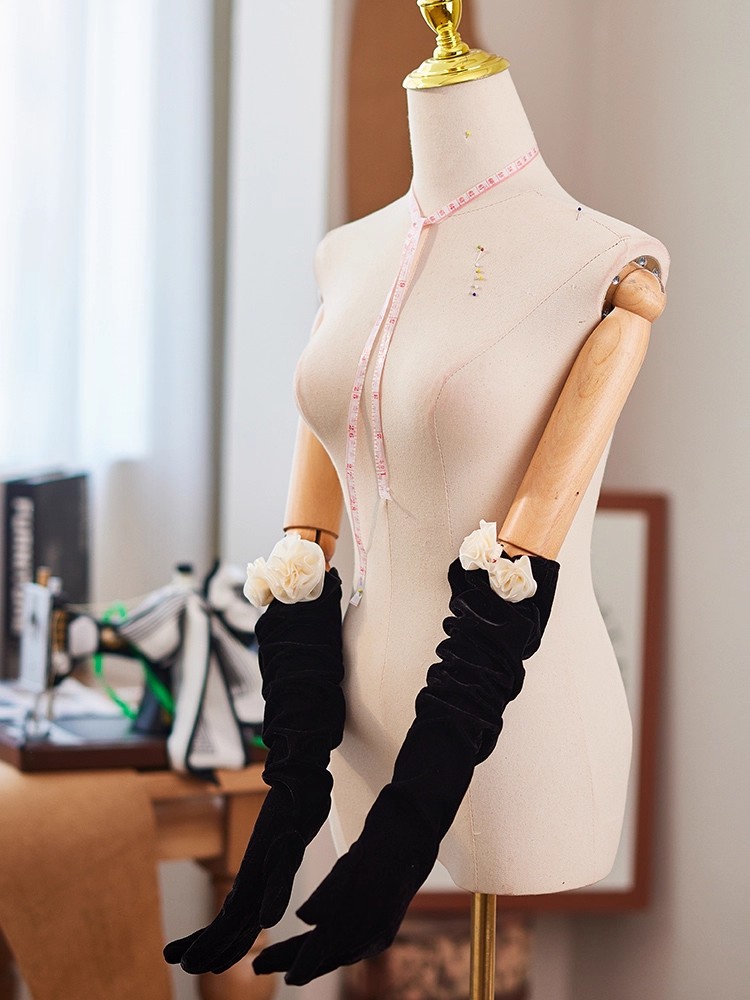 Women's Elegant Black Flower L – обзор и цена Vintage Fashion Photographers