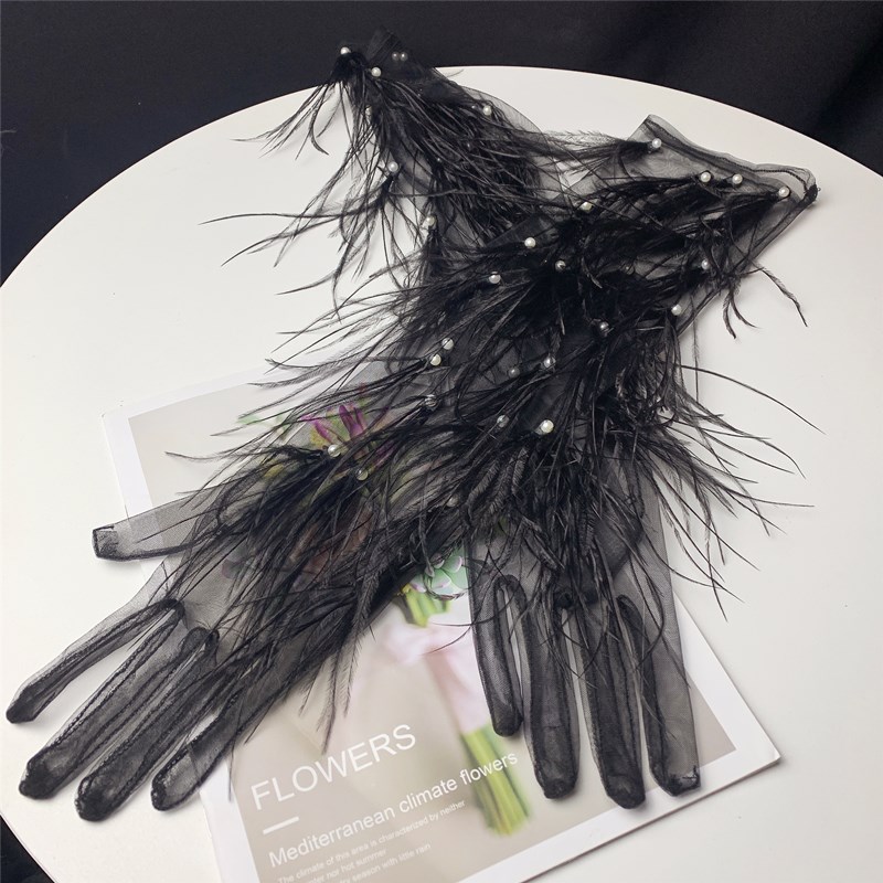 Women's Elegant Black Feather  – обзор и цена Vintage Fashion Photographers